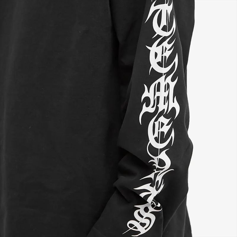 VETEMENTS Gothic Logo Long Sleeve T-Shirt